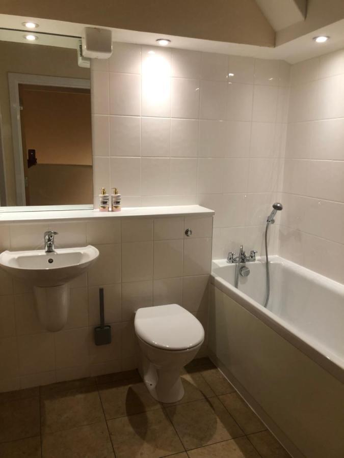 Appartement 2 Bed 2 Bath With Private Parking à Édimbourg Extérieur photo